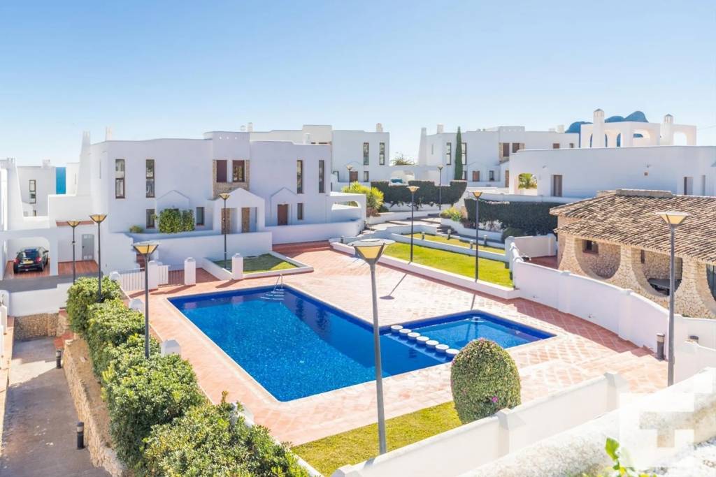 Испанский дом новосибирского бизнесмена не вызвал интереса