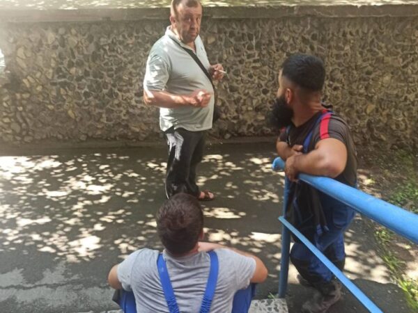 После возмущения жителей Центр тестирования мигрантов на  Богаткова ищет новую площадку