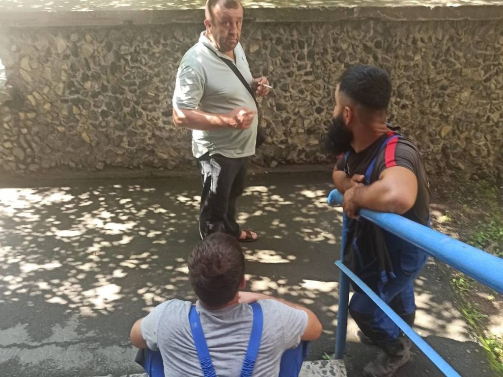 После возмущения жителей Центр тестирования мигрантов на  Богаткова ищет новую площадку