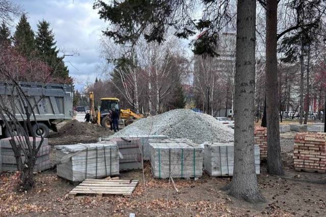 Мэр Новосибирска обозначил сроки завершения работ в Первомайском сквере