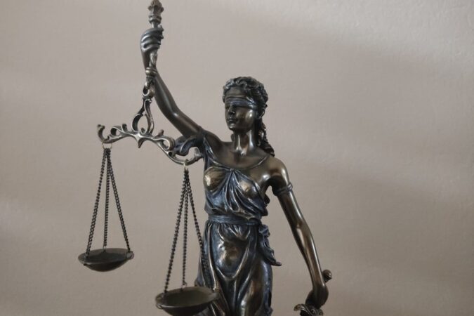 В Новосибирской области мужчина избил тёщу бейсбольной битой во время застолья