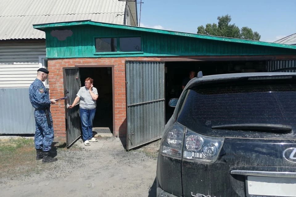 В Новосибирске мужчина погасил долг в 621 тысячу рублей