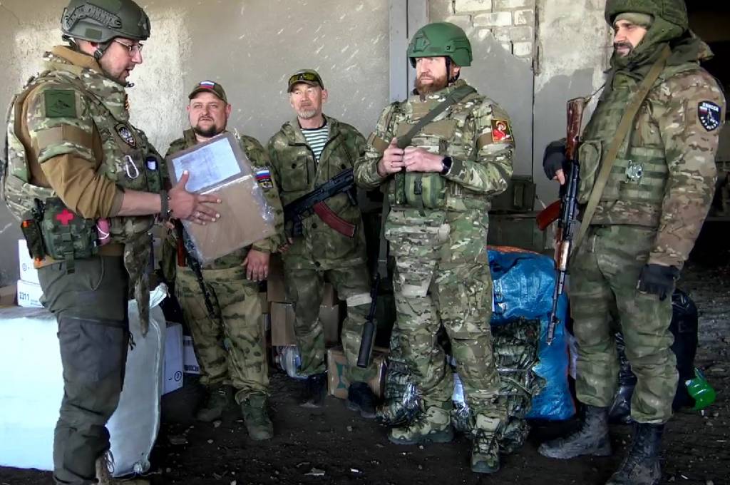 Новосибирские общественники доставили бойцам в зону СВО гуманитарный груз и детские письма