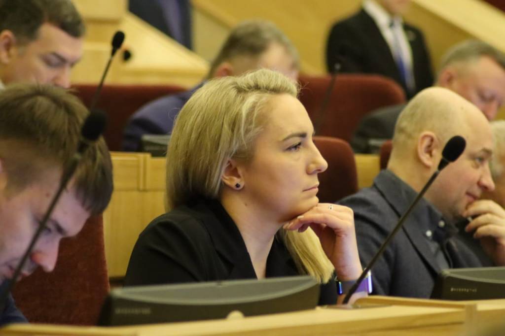 В Новосибирске Екатерина Белькова получила мандат депутата Заксобрания НСО от фракции ЛДПР