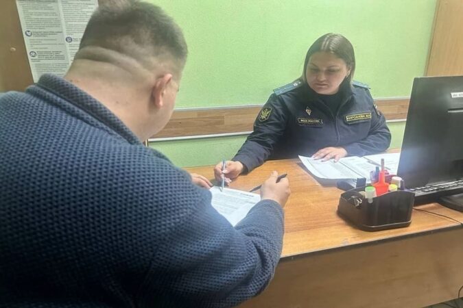 В Новосибирске с мошенника по кредитам взыскали почти миллион рублей