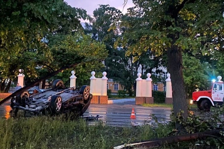 В Новосибирске в перевернувшемся «Subaru» погиб 37-летний мужчина