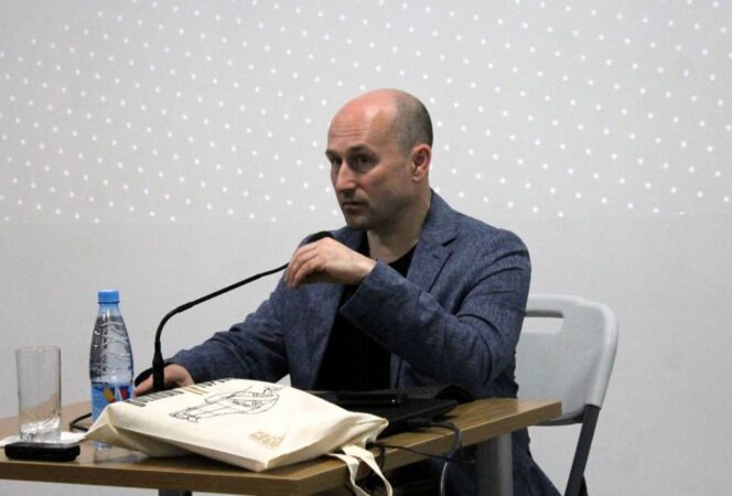 Николай Стариков предложил обязать мигрантов служить в армии РФ для получения гражданства