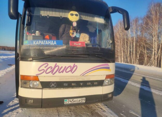 Под Новосибирском у пассажирского автобуса в пути замерзло топливо