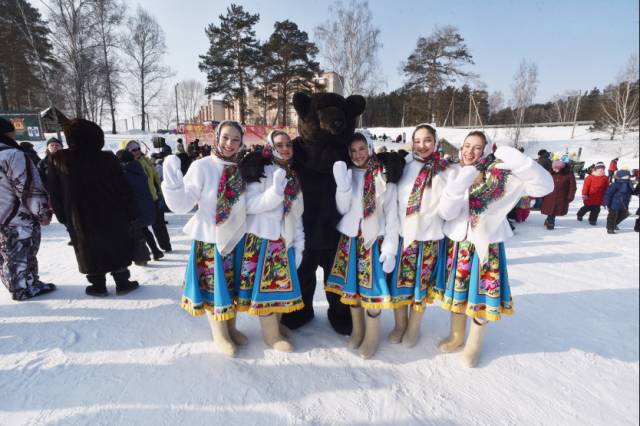 Масленица в 2023 году: в какой день отмечают и как празднуют