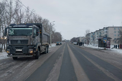Новосибирец погиб под колесами фуры