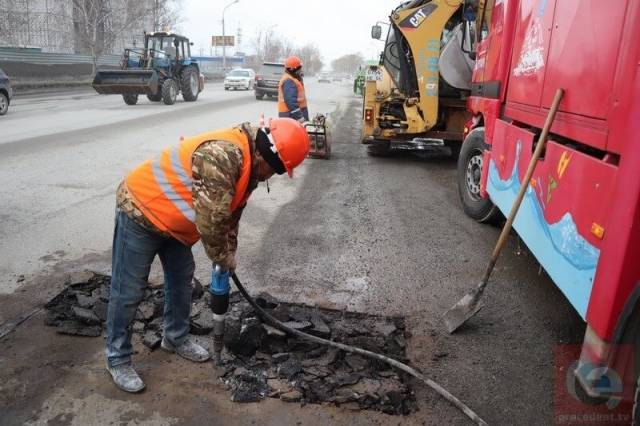 Новосибирск получит дополнительные средства на дорожный ремонт