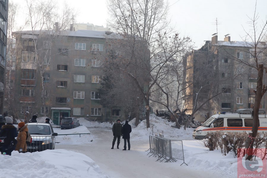 В Новосибирске жильцам разрушенного дома на Линейной разрешили забрать личные вещи из квартир