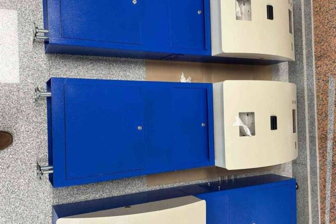 В Новосибирске на станцию метро «Спортивная» завезли автоматы по продаже жетонов