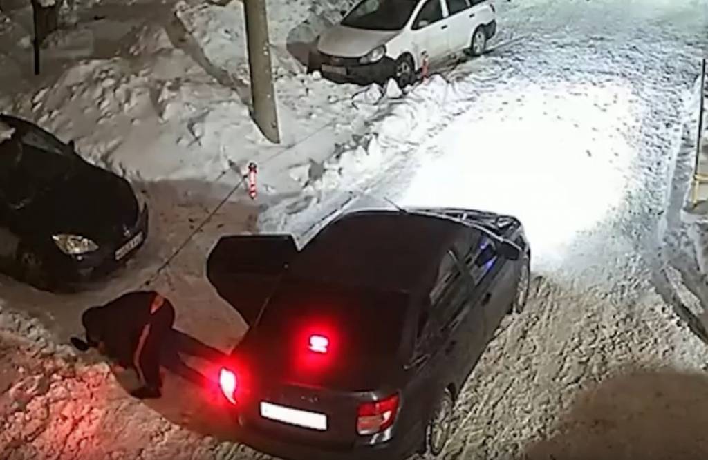 Мигрант-таксист из Средней Азии избил и ограбил жителя Новосибирска