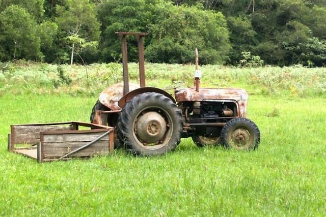 Под Новосибирском любящего выпить за рулем тракториста отправили в колонию