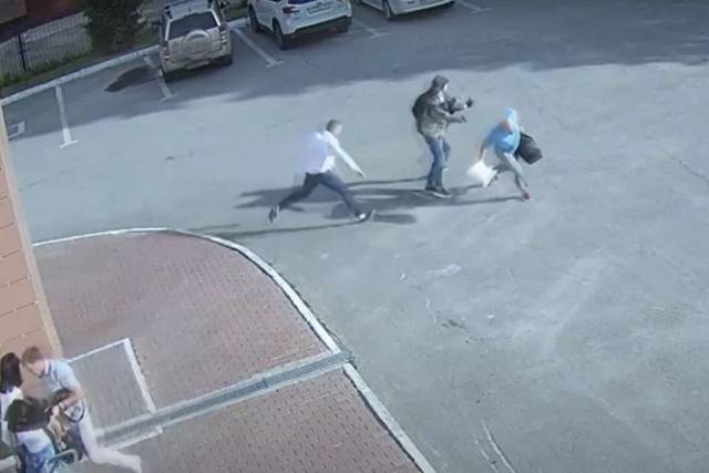 В Новосибирске пятеро мужчин пытались похитить 2 миллиона рублей у бизнесмена