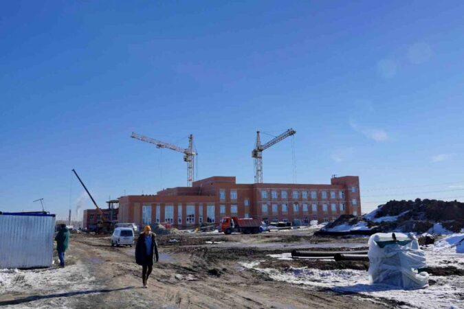 Под Новосибирском по народной программе «Единой России» возводят новую школу на 550 мест