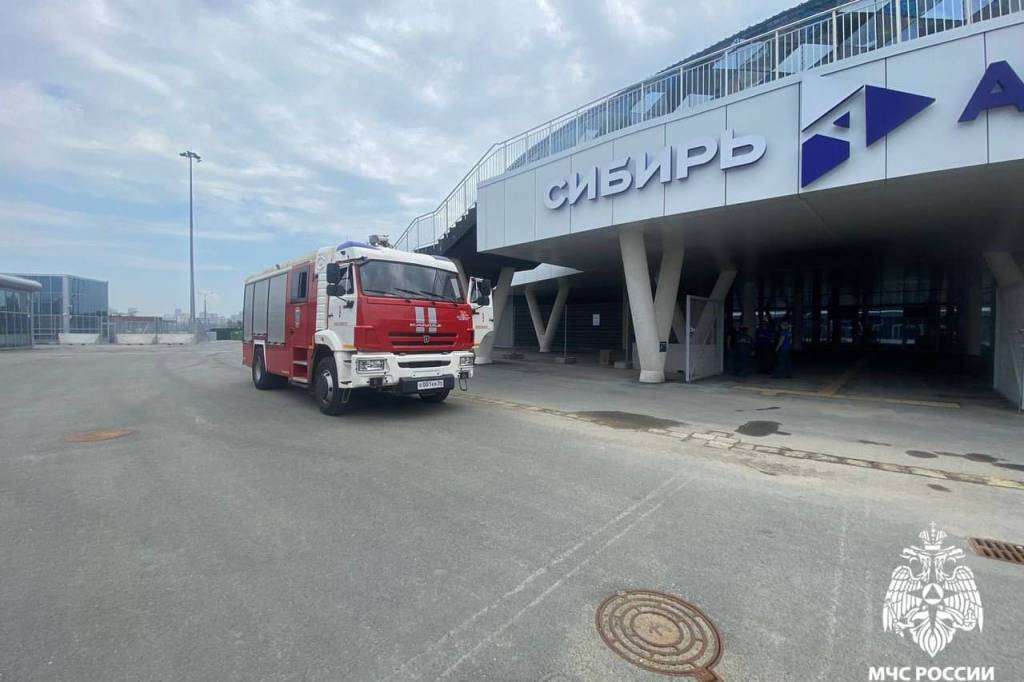 МЧС: в Новосибирске в «Сибирь-Арене» произошло возгорание