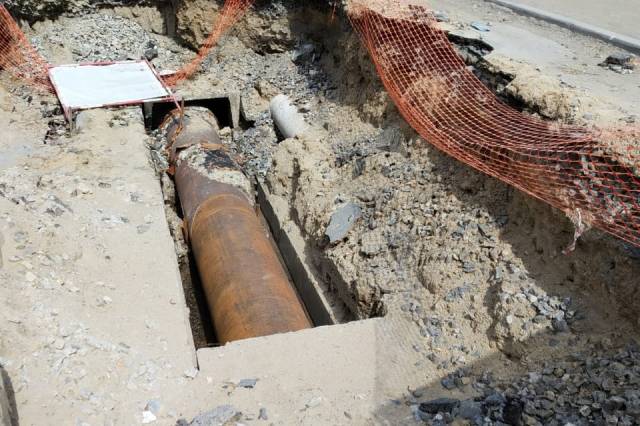 В Новосибирска 83 дома остались без тепла из-за порыва теплотрассы