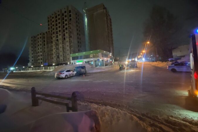 В Новосибирске трое детей пострадали в ДТП в Калининском районе