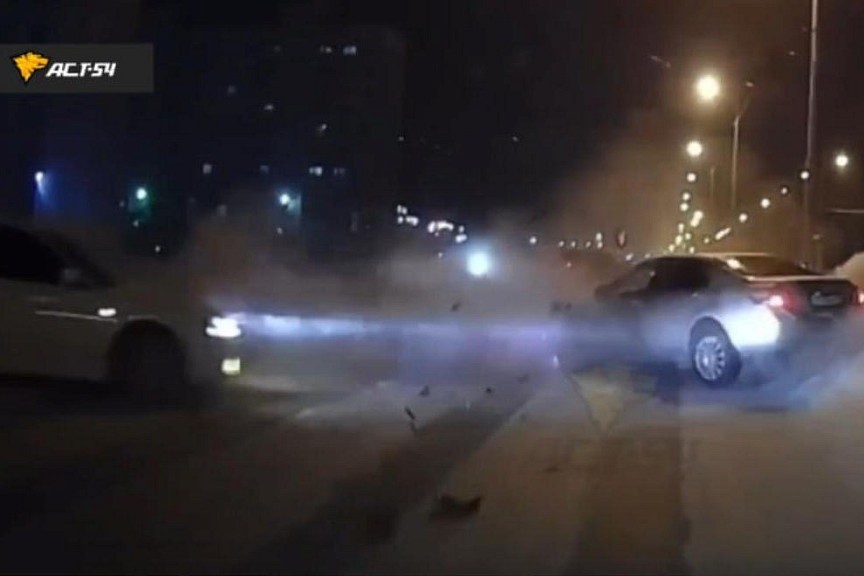 Житель Новосибирска на «Infinity» устроил ДТП и вернулся на место аварии