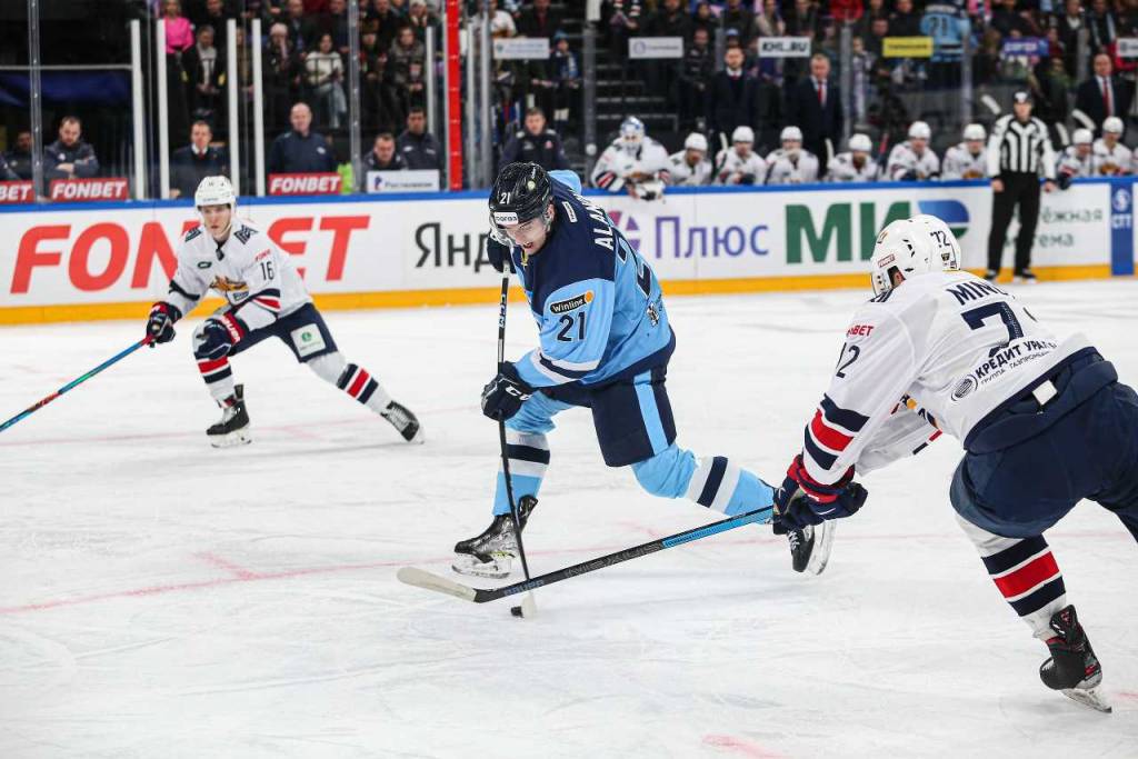 В Новосибирске 150 мужчин проверились на рак перед матчем «Сибири»