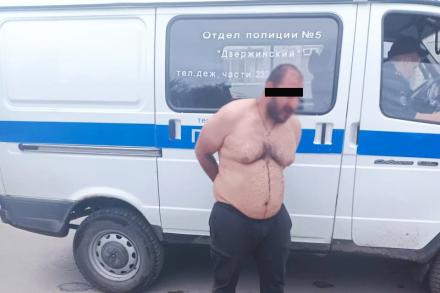 Пьяные магазинные воры убегали от полиции и врезались в забор