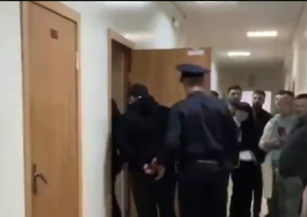 В Новосибирске налетчики получили сроки за попытку отобрать 2 миллиона у бизнесмена