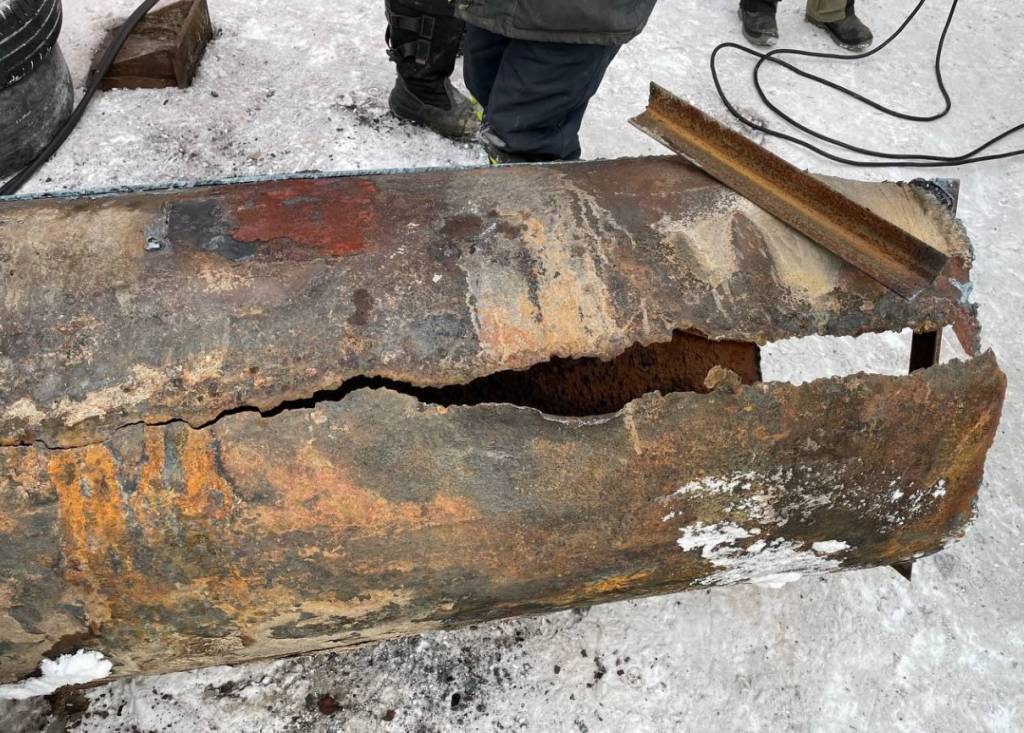 В Новосибирске заменили поврежденный фрагмент трубы после аварии на теплосети