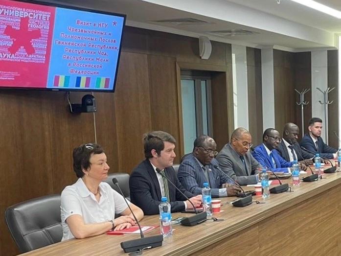 НГУ перейдет на двойные дипломы с университетом Буркина-Фасо