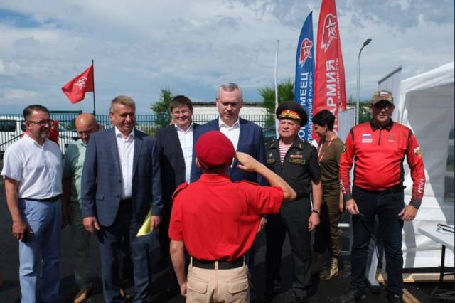 Губернатор Андрей Травников поддержал развитие инфраструктуры палаточного лагеря «Юнармеец»