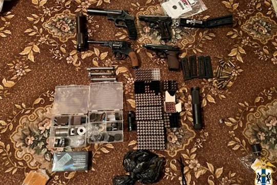 В Новосибирске у мужчины изъяли более тысячи патронов