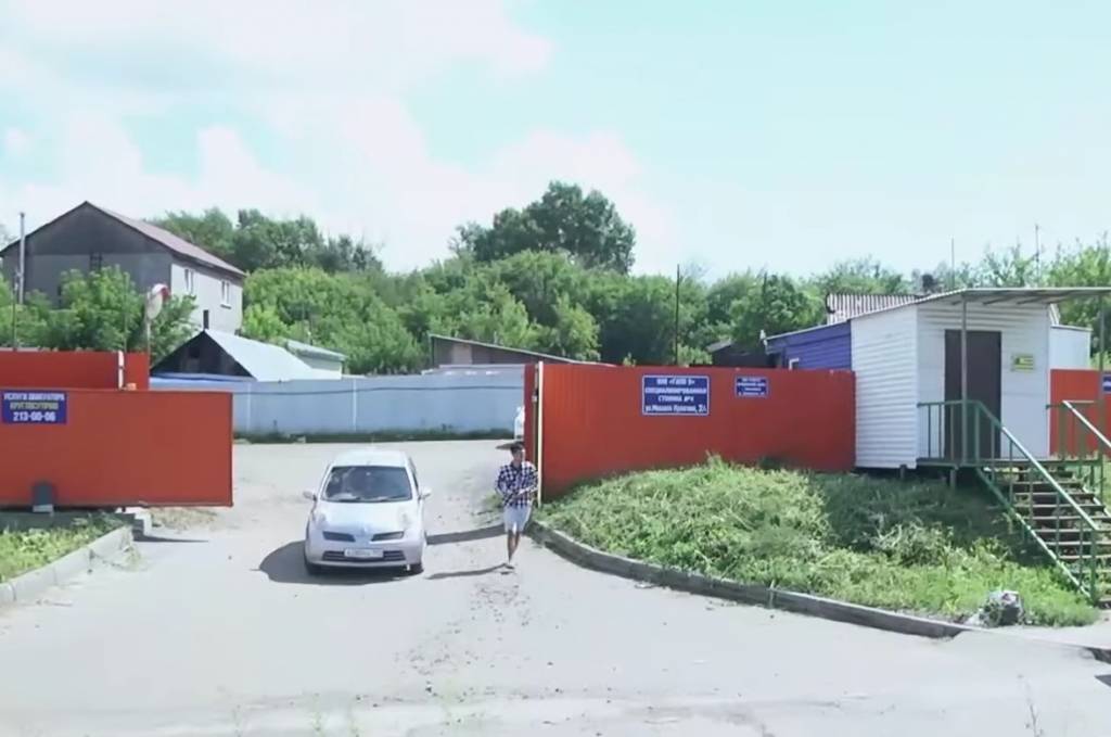 Суд в Новосибирске признал незаконным требование оплаты услуг штрафстоянки на месте