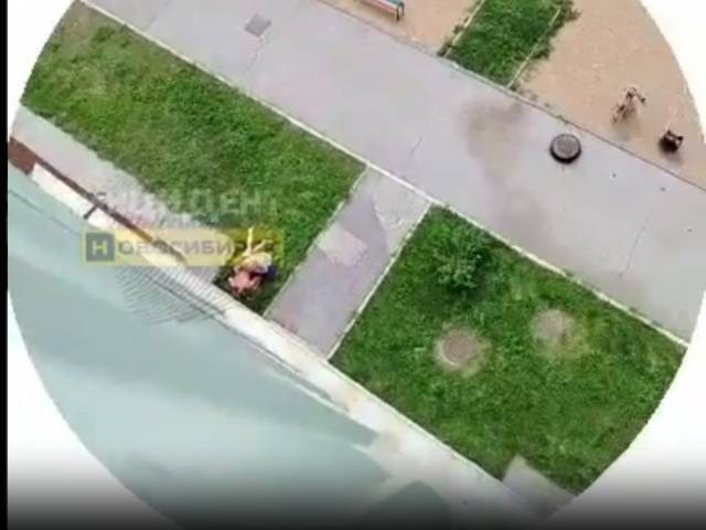 Труп новосибирца нашли под окнами высотки