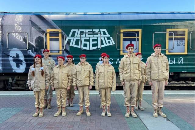 Губернатор Андрей Травников оценил экспозицию «Поезда Победы»