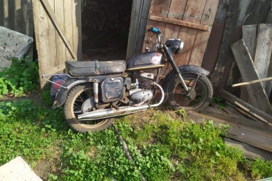 В Новосибирской области 18-летний парень украл мотоцикл у соседа