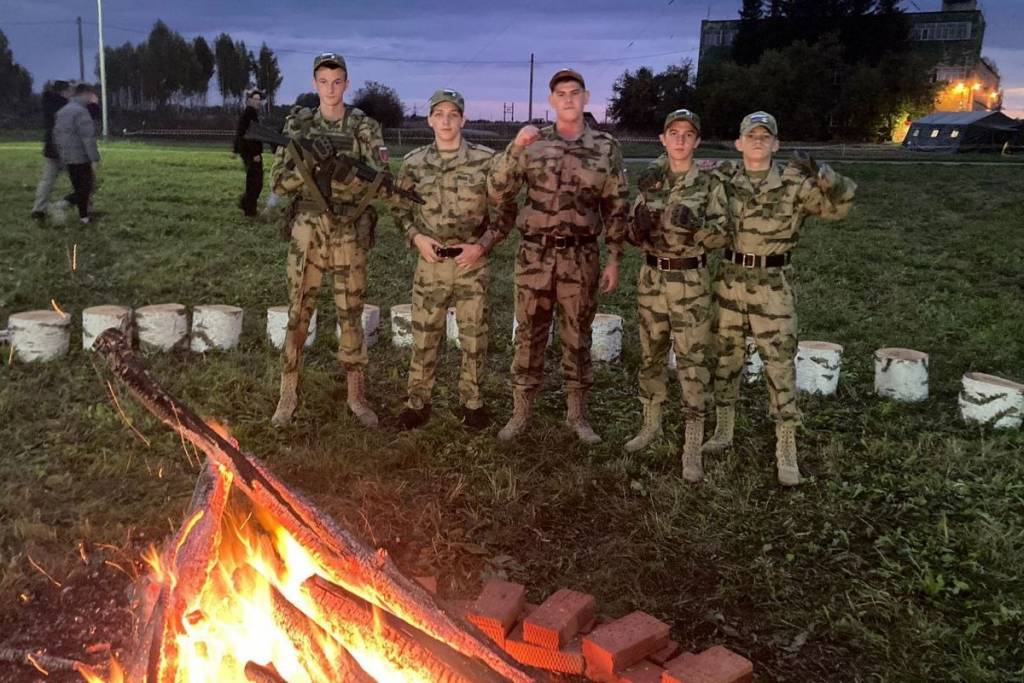 Многоборье «Под русским флагом!» сплотило новосибирских подростков