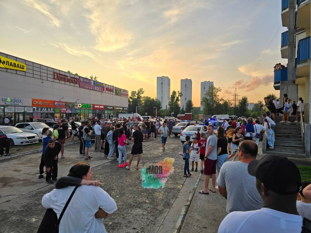 Полицейский пострадал в массовой драке на новосибирской Первомайке