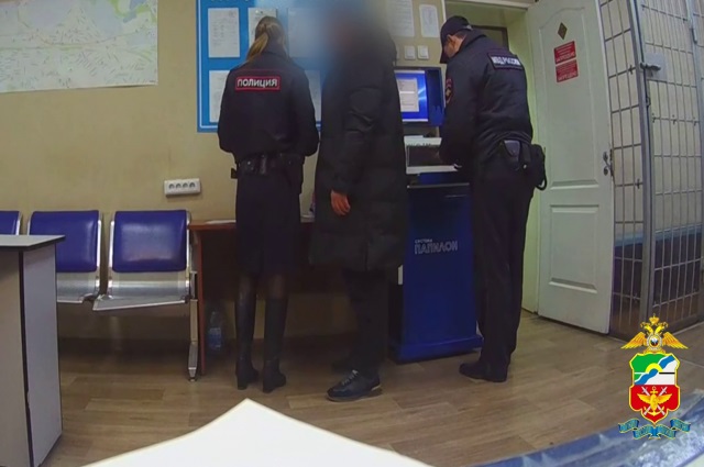 В аэропорту Толмачево задержали пьяного авиадебошира из Томска