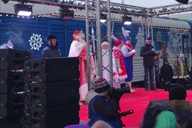 Стала известна дата прибытия в Новосибирск поезда Деда Мороза