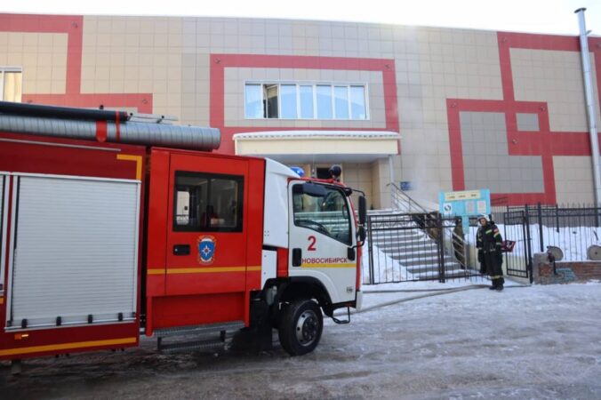 В Новосибирске возбудили уголовное дело из-за гибели сварщика при пожаре в гимназии №10