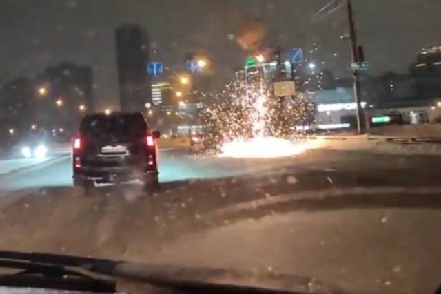 Контактная линия троллейбусов оборвалась на Димитровском мосту Новосибирска