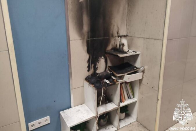 В центре Новосибирске загорелось помещение частной школы