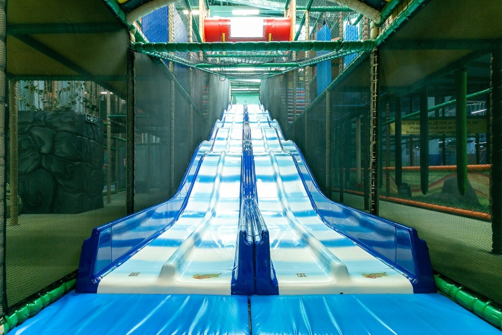 В Новосибирске суд отпустил домой директора центра «Веселый остров»