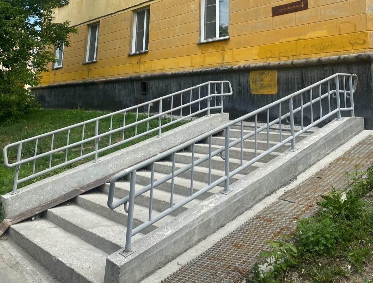 Коммерсанты заплатят 200 тысяч мальчику за травму позвоночника на обледеневшей лестнице