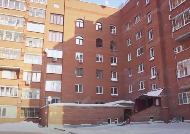 В Новосибирске круглосуточный оздоровительный комплекс с саунами мешает спать жителям многоэтажки