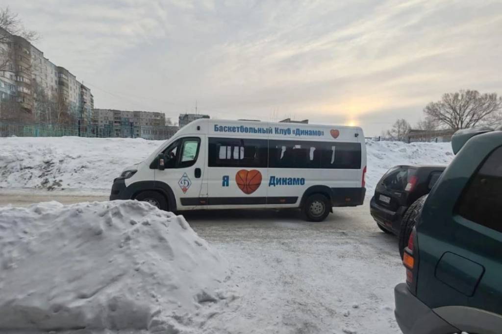 В Новосибирске микроавтобус баскетбольного клуба сбил 9-летнего ребенка