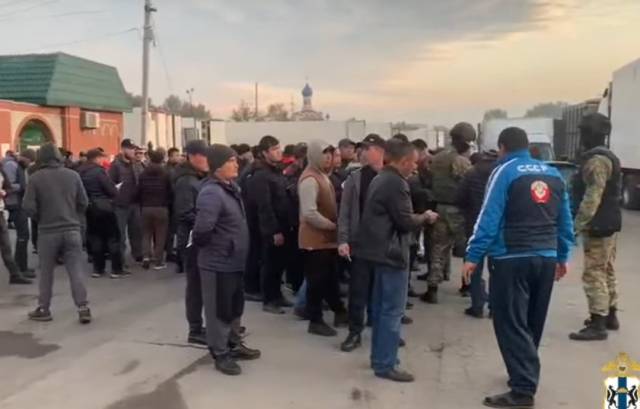 В Новосибирской области после рейда полиции 15 мигрантов выдворят за пределы РФ