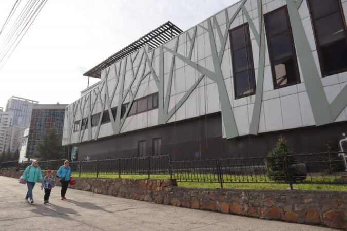 Власти Новосибирска обозначили срок окончания сноса кафе-самостроя в Закаменском сквере