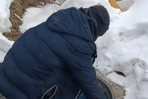 Забрали рюкзак: в Новосибирске бездомные ограбили мужчину в Советском районе